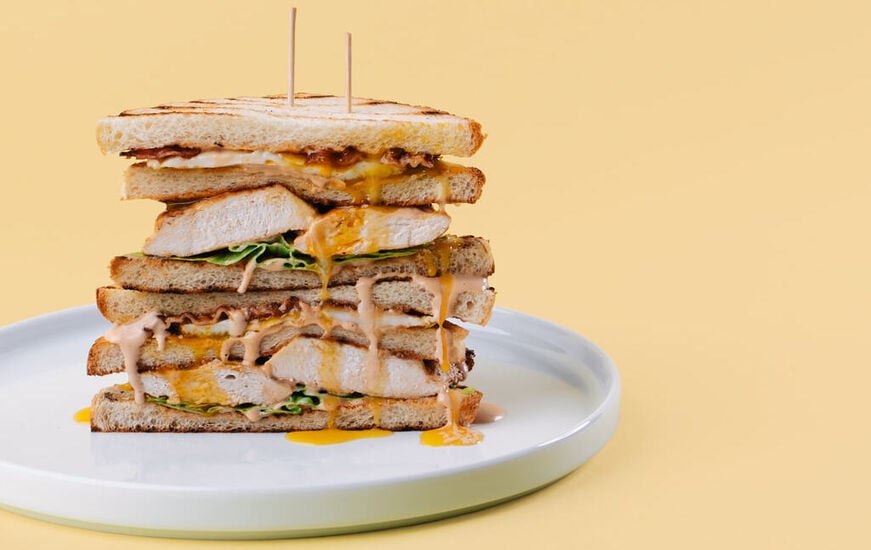 Das klassische Clubsandwich der Hotelbar